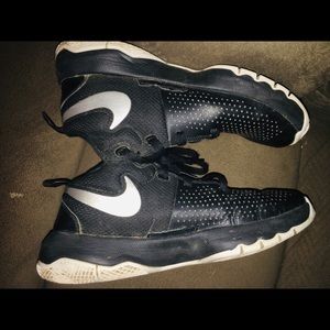 Boys Nike Sz 7Y